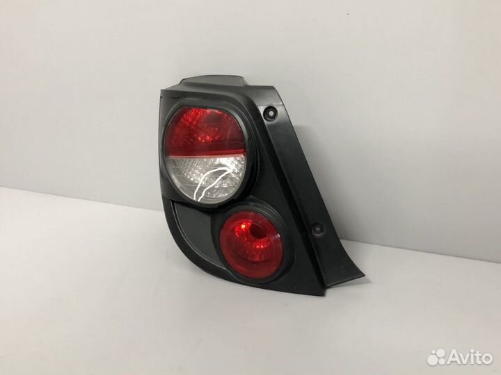 Фонарь задний левый Chevrolet Aveo T300 2011