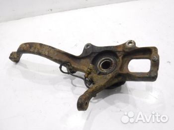 Кулак передний левый