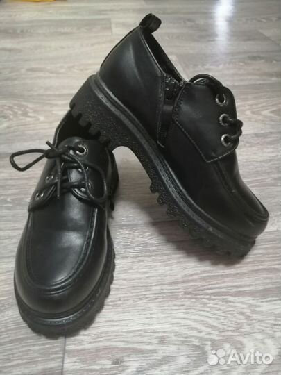 Ботинки для девочки новые