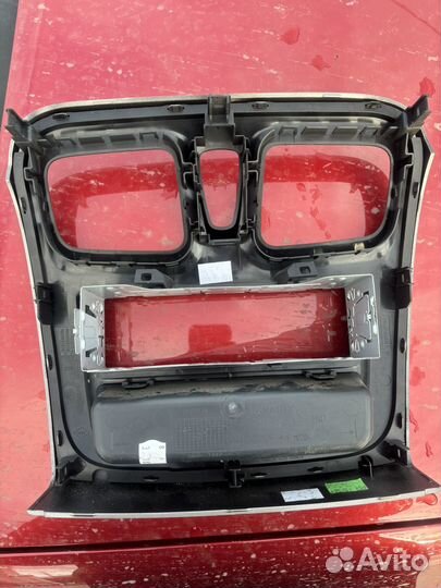 Рамка магнитолы Рено Логан 2 Сандеро 2