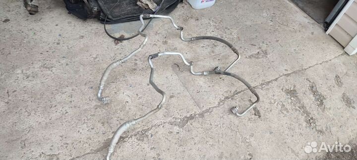 Шкода Октавия А5 трубка кондиционера