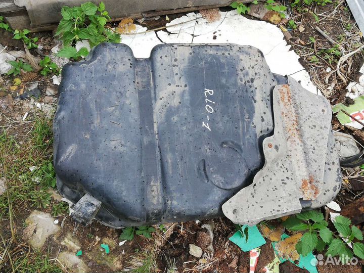 Топливный бак Киа Рио 1