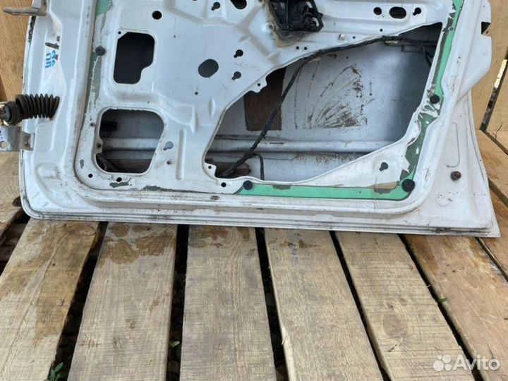 Дверь передняя правая Volkswagen Polo Classic 1997