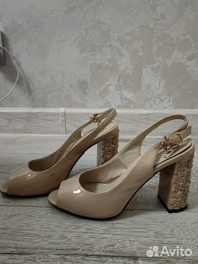 Босоножки женские 37 размер на каблуке