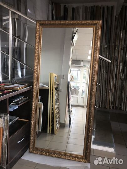 Зеркало с фацетом в классической раме 90*190см