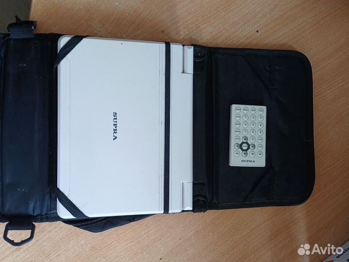 Портативный видеопроигрыватель Supra sdtv-711U