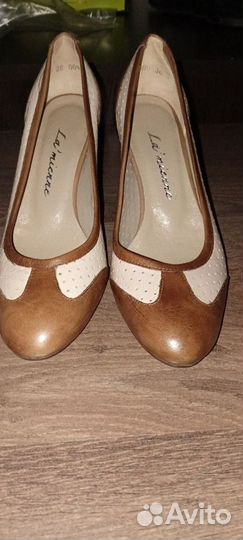 Туфли женские 36 размер на низком каблуке