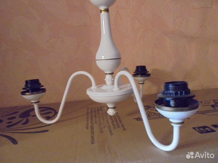 Люстра 3-х рожковая вешать на крючёк, цвет Белый