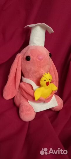 Паскальный кролик повар с цыплёнком