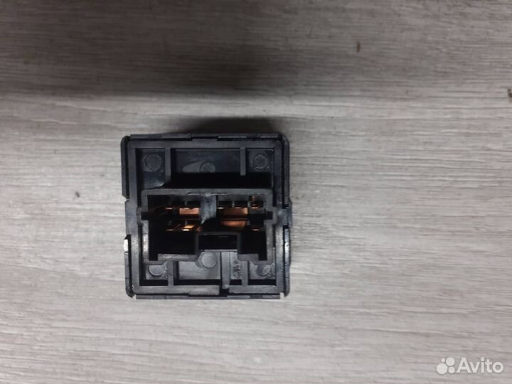 Кнопка обогрева сидений Mitsubishi Lancer 9