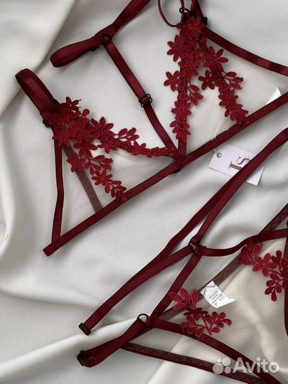 Комплект нижнего белья новый сетка 44