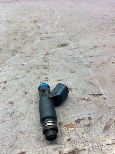 Форсунка топливная Lr Range Rover Vogue L322 4.2