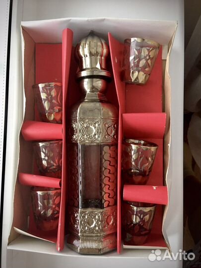 Графин со стопками