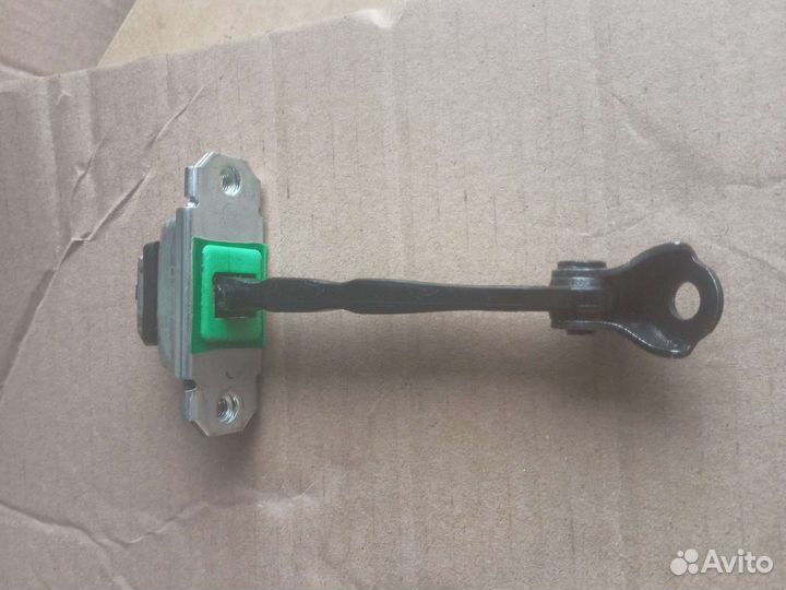 Ограничитель двери KIA RIO 4 левый передний