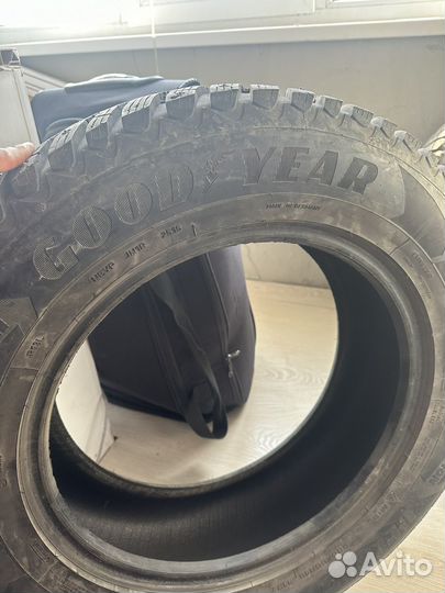 Goodyear UltraGrip SUV 255/60 R18