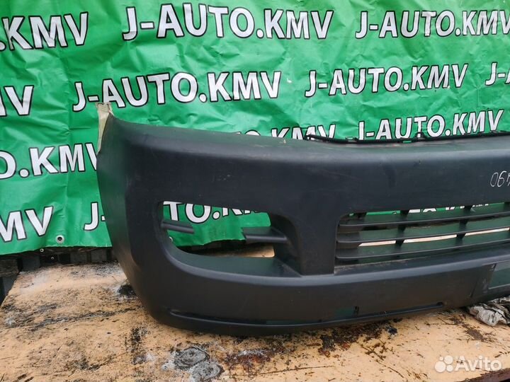 Бампер передний Toyota Hiace