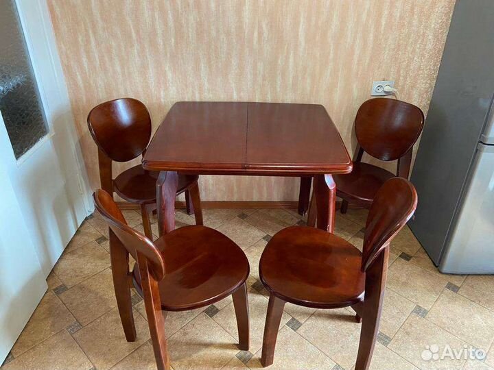 Стол обеденный и стулья из массива дерева