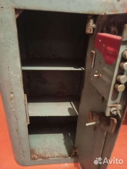 Сейф б/у