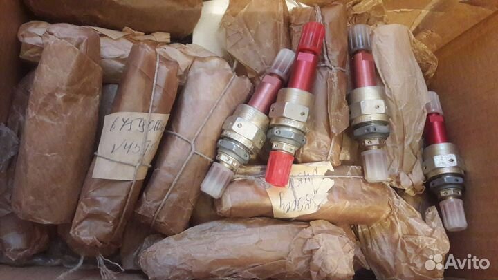 Авиационные клапана 672700ф более 100шт