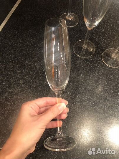 Бокалы под шампанское