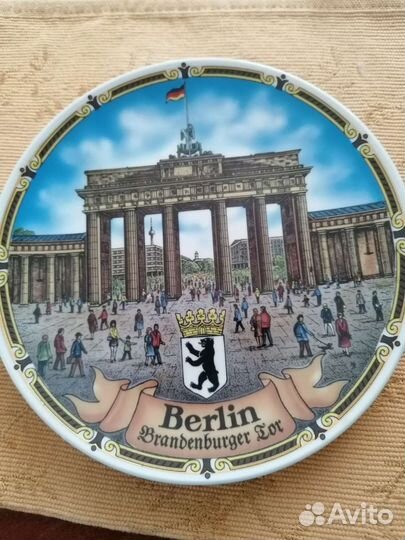 Настенная тарелка