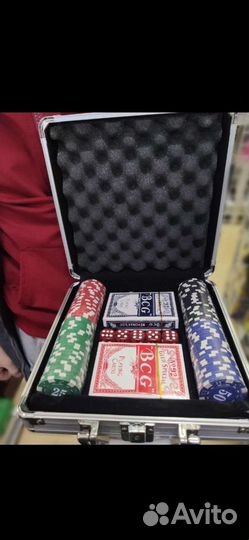 Покерный набор в металлическом кейсе новый