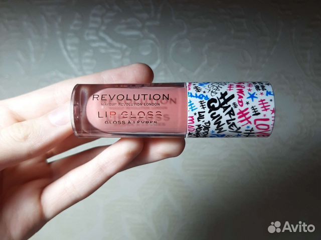 Блеск для губ revolution