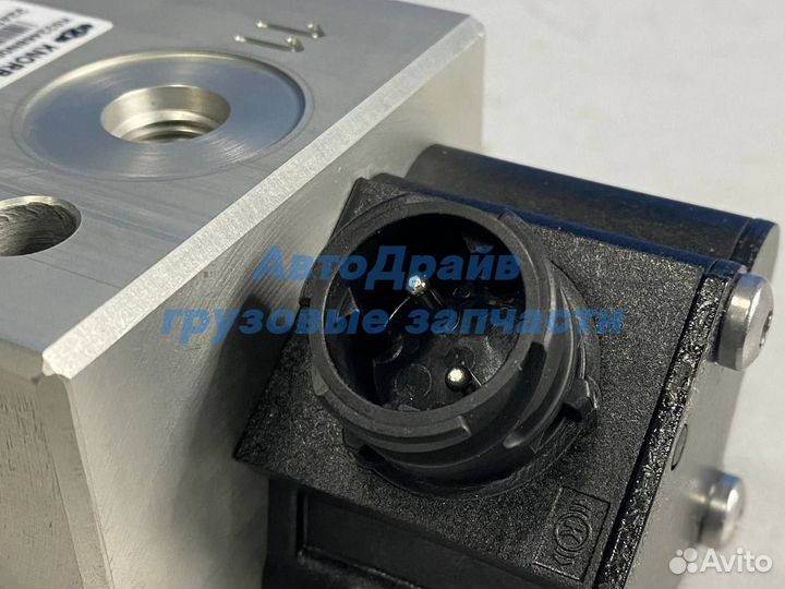 Клапан уровня пола Вольво FH FM главный