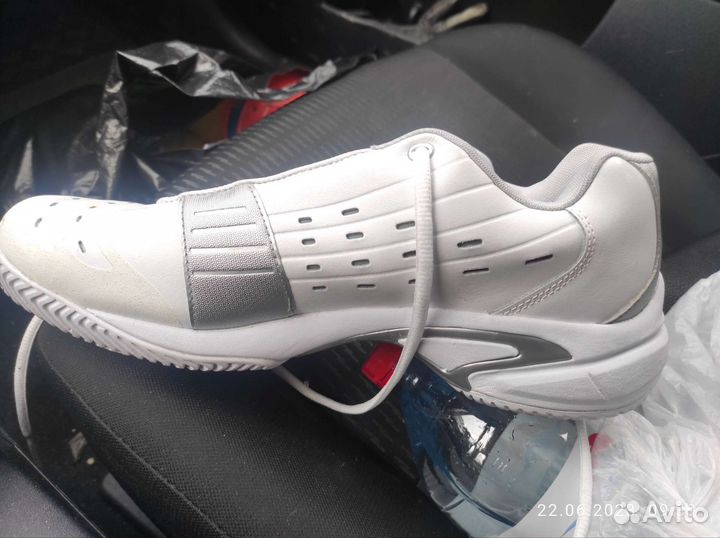 Кроссовки женские Wilson для тенниса 41,5 размер