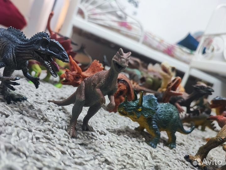 Динозавры игрушки