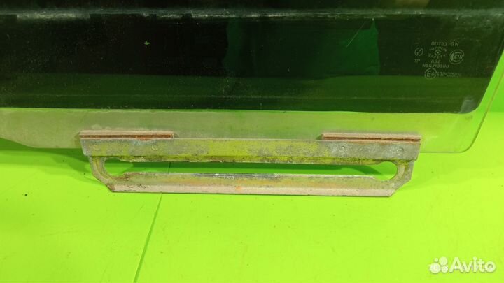 Стекло заднее левое для Mazda 323 BA 1994 - 1998