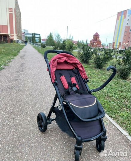 Прогулочная коляска