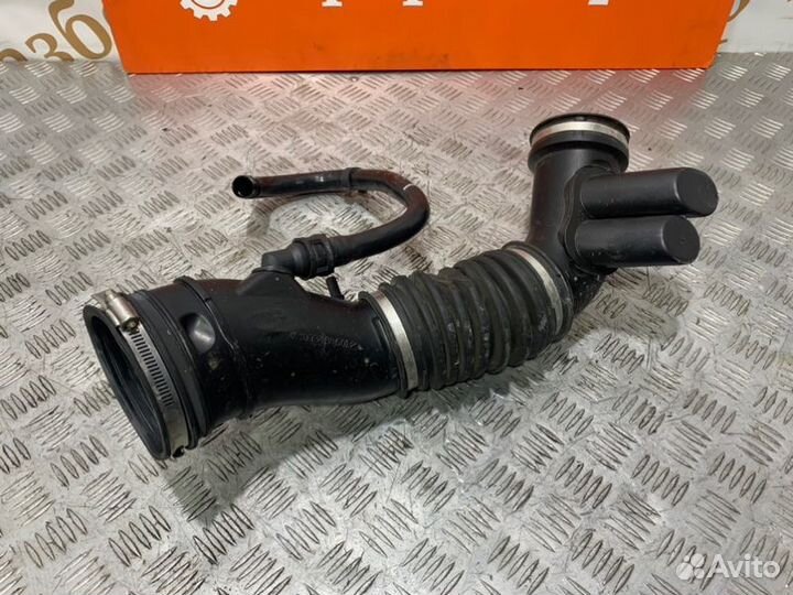 Патрубок воздушного фильтра Volvo V60 FW48