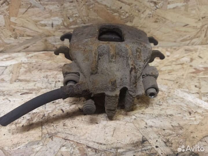 Суппорт передний левый Ford Focus 1