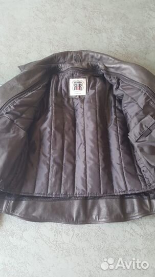 Мотокуртка кожаная женская