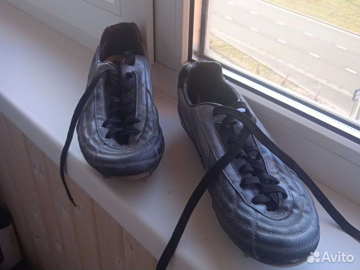 Футбольные бутсы