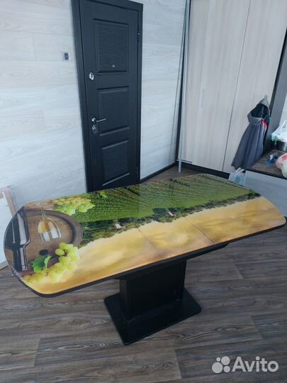 Кухонный стол стеклянный раздвижной