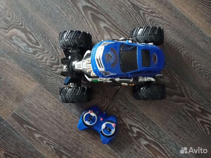 Машина на пульте