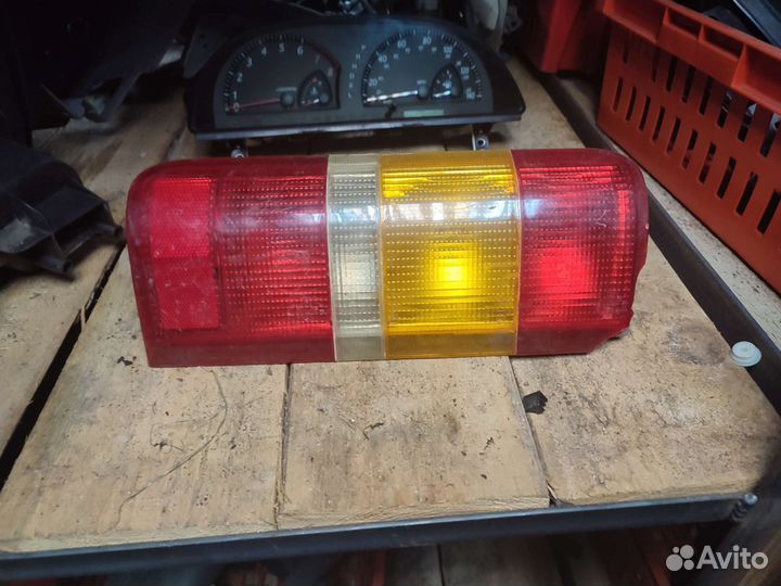 Задний фонарь ford transit 2