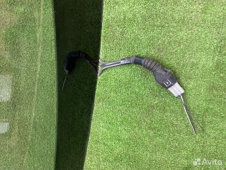 Лобовое стекло Toyota Corolla Fielder NZE164