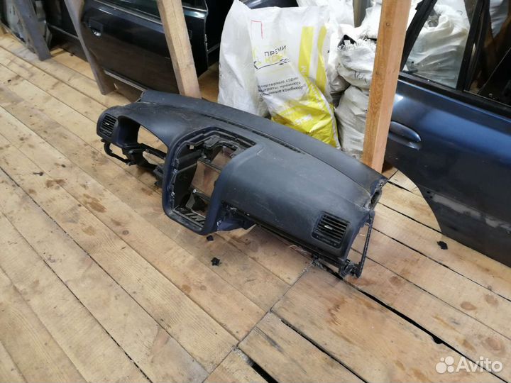 Торпедо с подушкой VW Jetta 5 Golf 5