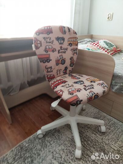 Компьютерное кресло школьное детское