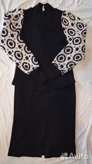 Трикотажный костюм с юбкой 44р