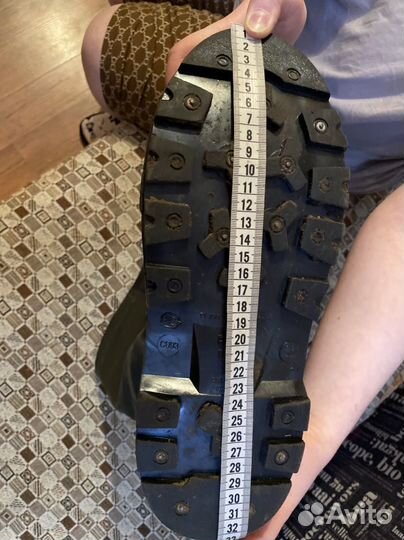 Резиновые сапоги и рыбацкие бахилы