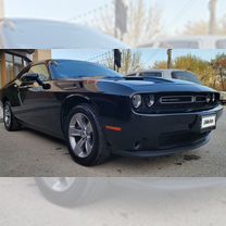 Dodge Challenger 3.6 AT, 2016, 140 000 км, с пробегом, цена 2 800 000 руб.