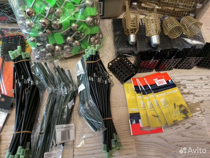 Кормушки, поводки, крючки, фидерная снасть,рыбалка