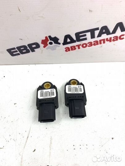 Датчик air bag Toyota Corolla E150 седан 1ZR 2008
