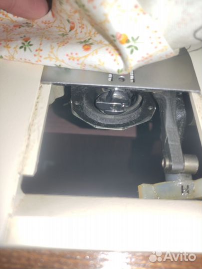 Швейная машина чайка 143