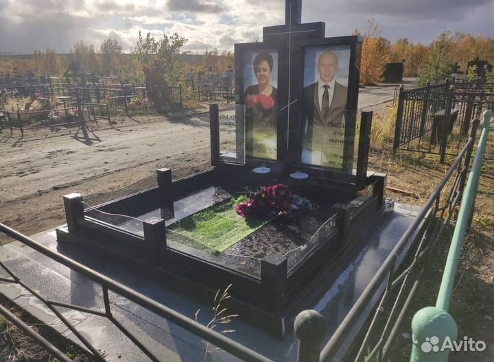 Памятники мемориалы из гранита оптом