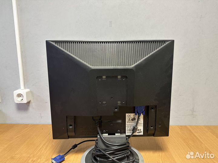 Монитор Samsung SyncMaster 940N